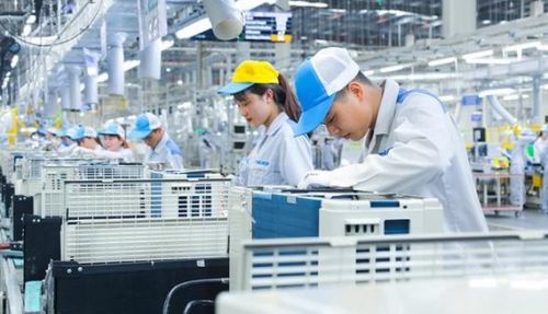 Investment in Vietnam reaches nearly 5.45 billion USD in the first quarter of 2023